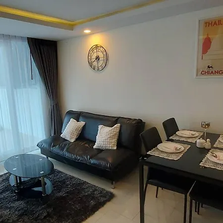 Grand Avenue, Luxury Suite, 72Sqm Pool View With Lounge Area Pattaya Exterior photo