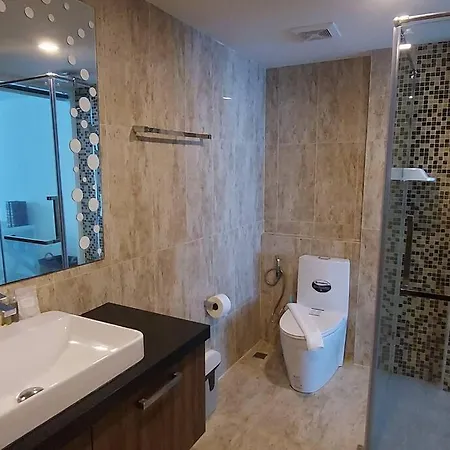 Grand Avenue, Luxury Suite, 72Sqm Pool View With Lounge Area Pattaya Exterior photo