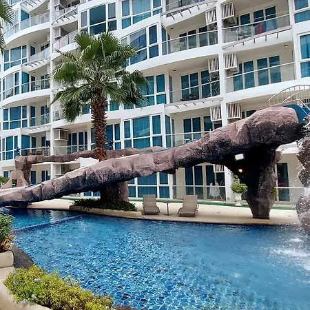 Grand Avenue, Luxury Suite, 72Sqm Pool View With Lounge Area Pattaya Exterior photo