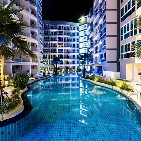 Grand Avenue, Luxury Suite, 72Sqm Pool View With Lounge Area Pattaya Exterior photo