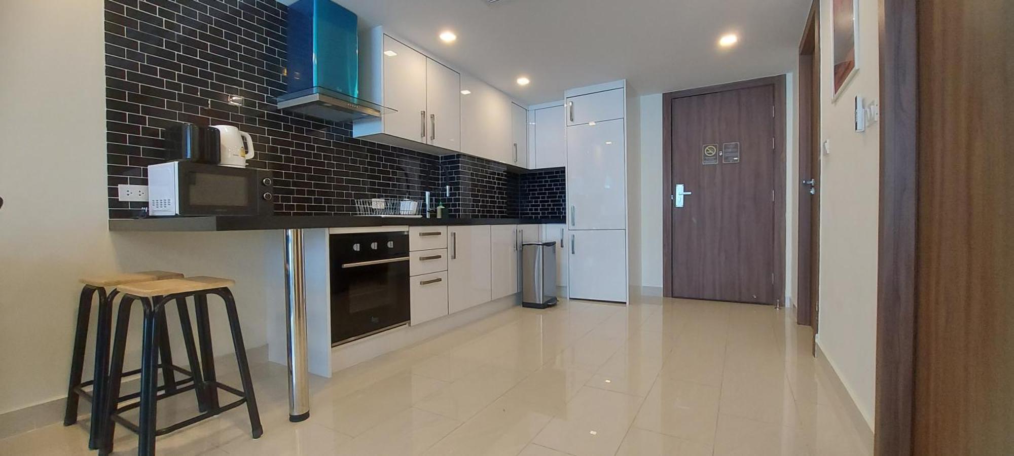 Grand Avenue, Luxury Suite, 72sqm Pool View With Lounge Area