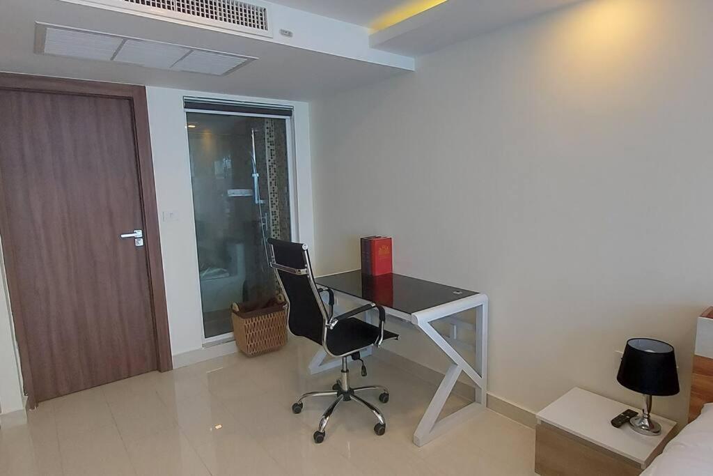 Grand Avenue, Luxury Suite, 72sqm Pool View With Lounge Area Apartment *